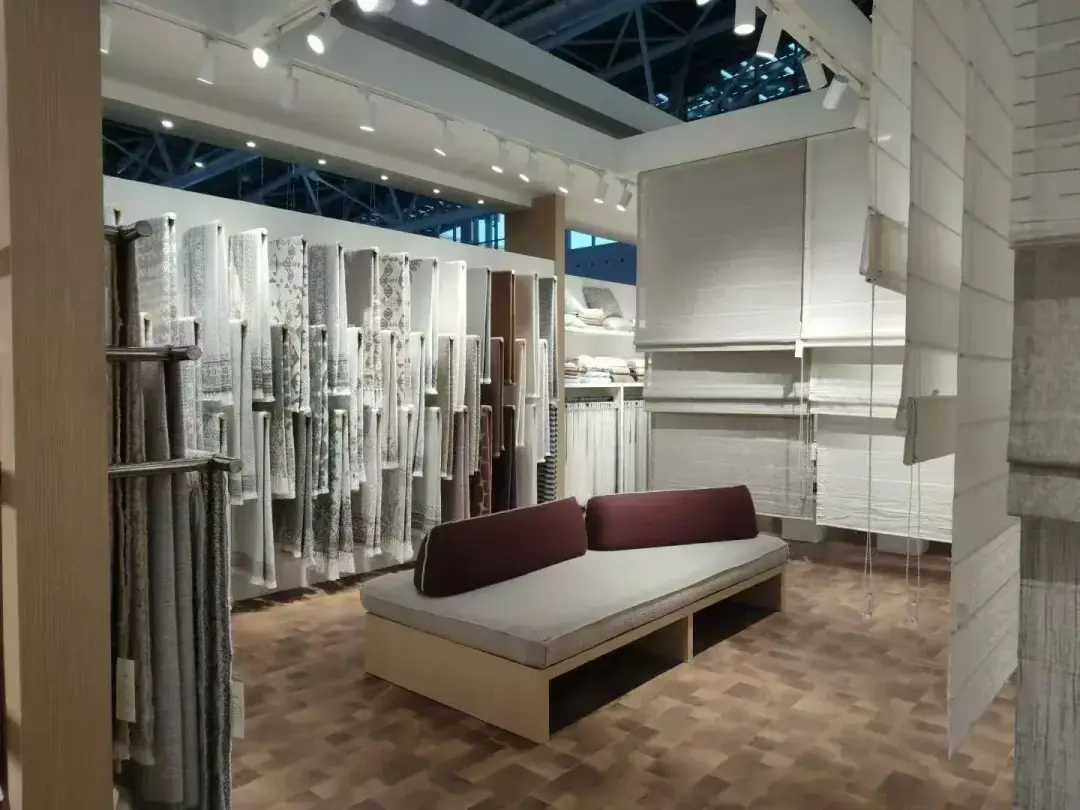 Fabric and window covering sample display for trade selection