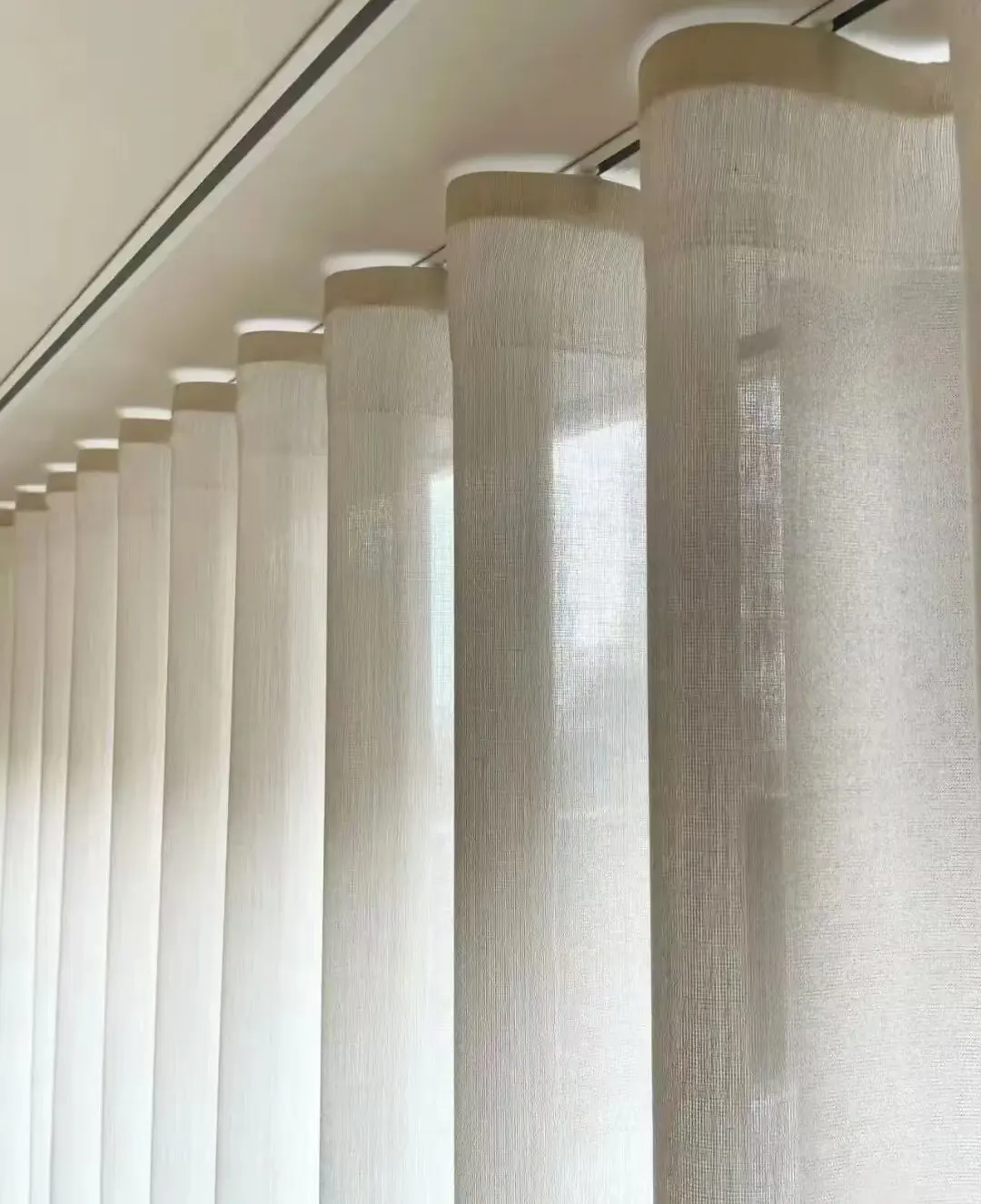 curtain installation appearance